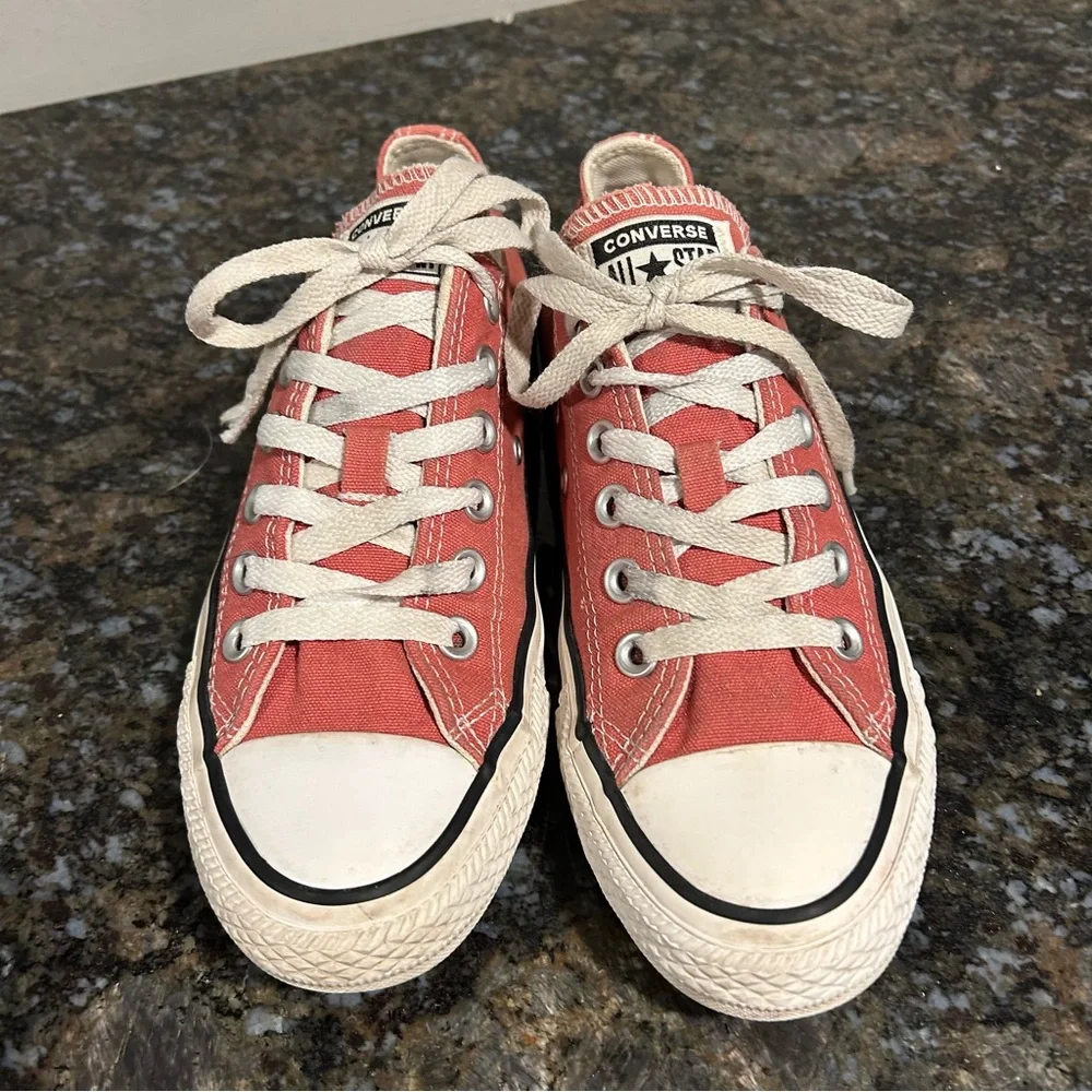 Converse Low Top Sneakers Pink Salmon Womens 7 Men’s 5 Shoes